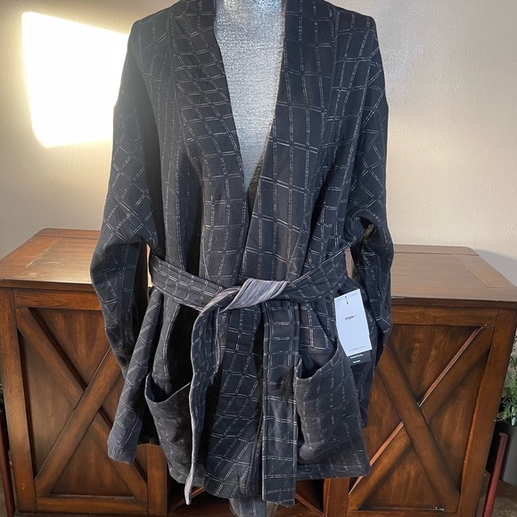 NIKE YOGA shacket Therma-FIT Luxe Jacquard REVERSIBLE Size 2X-Women's - Picture 4 of 10